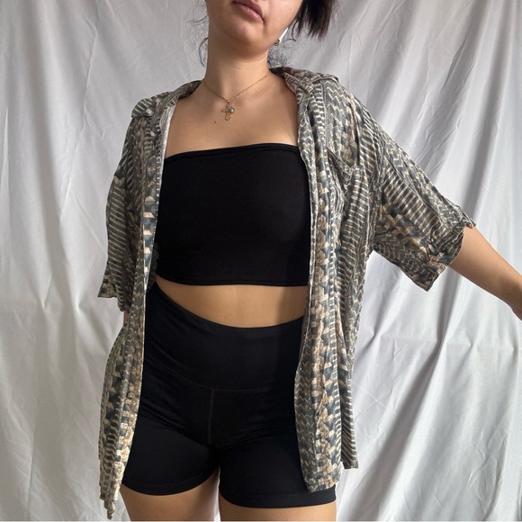 Pierre Cardin Patterned Button Down Top - Picture 2 of 6